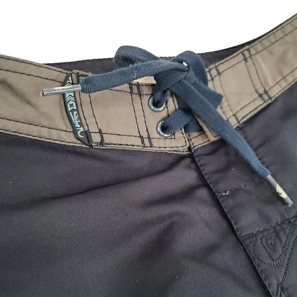 QUIKSILVER DARK BLUE/ GREY VINTAGE BOARDSHORTS Size 24 - Picture 4 of 9